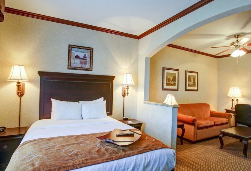 جناح, Comfort Suites University Drive