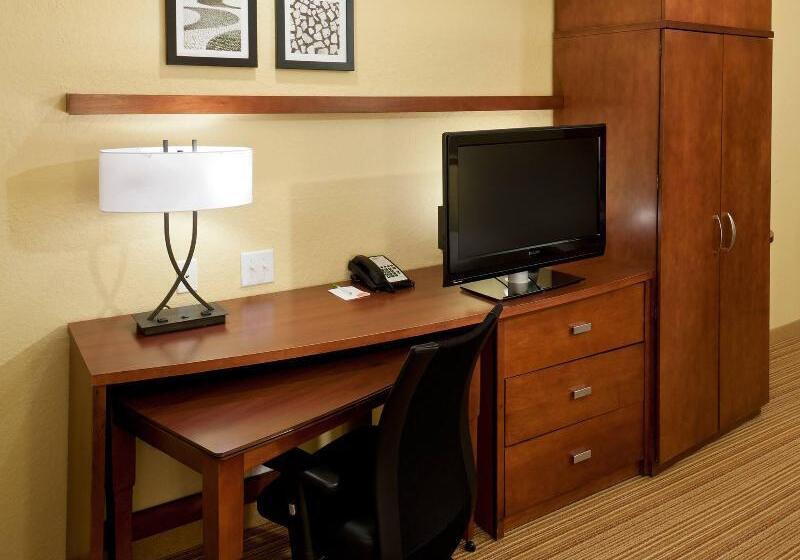 غرفة قياسية سرير كينج, Courtyard Texarkana