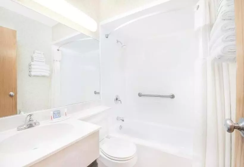 キングサイズベッドのスイートルーム, Days Inn By Wyndham West Rapid City