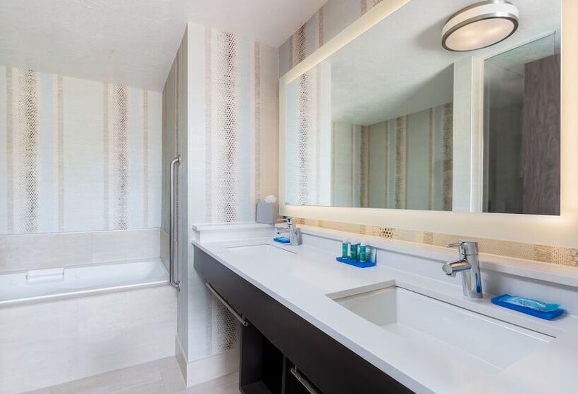 스위트, Holiday Inn Express Hotel & Suites Eugene Downtown   University, An Ihg