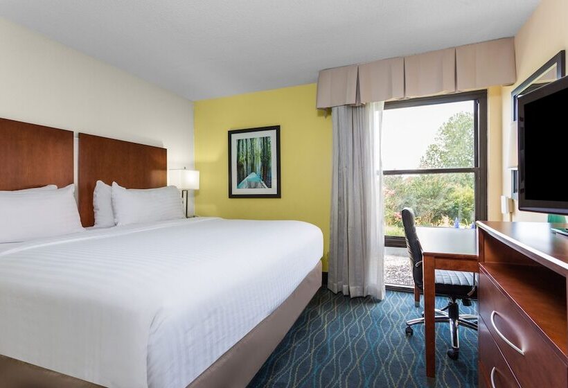 行政套房, Holiday Inn Express & Suites Wilmington University Center, An Ihg