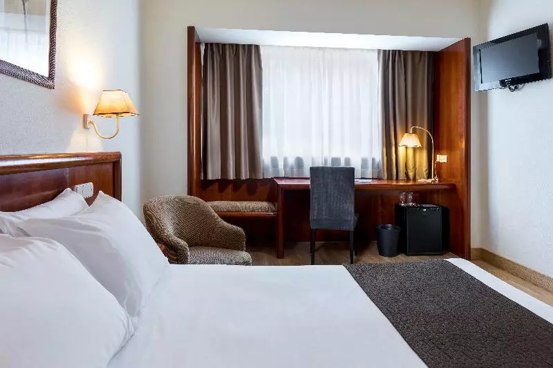 キングサイズベッドのエクゼクティブルーム, Holiday Inn Express & Suites Wilmington University Center, An Ihg