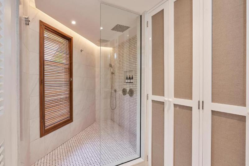 إستوديو قياسى, Sacallis Inn Beach