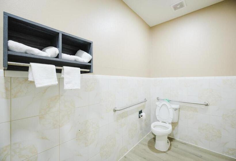 חדר סטנדרט עם מטבח, Sapphire Inn & Suites