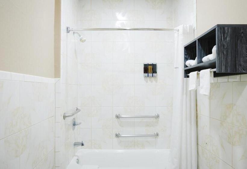 חדר סטנדרט עם מטבח, Sapphire Inn & Suites