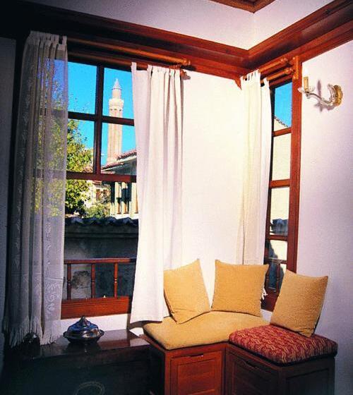 חדר דלוקס, Tekeli Konaklari