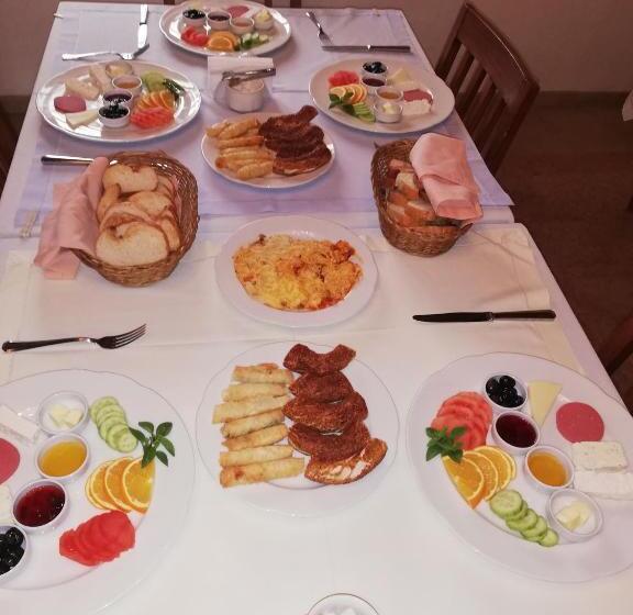 חדר דלוקס, Tekeli Konaklari