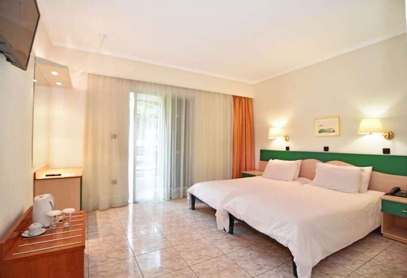 اتاق استاندارد سه نفره, Poseidon Hotel And Apartments