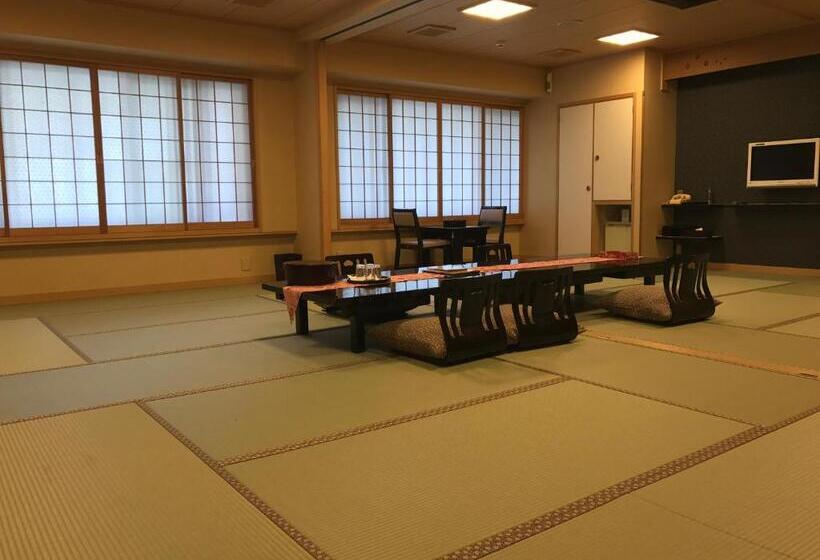 اتاق خانوادگی با سرویس بهداشتی مشترک, Matsui Honkan