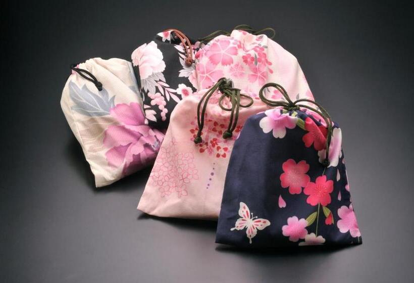 اتاق خانوادگی با سرویس بهداشتی مشترک, Matsui Honkan