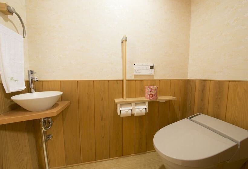 اتاق خانوادگی با سرویس بهداشتی مشترک, Matsui Honkan