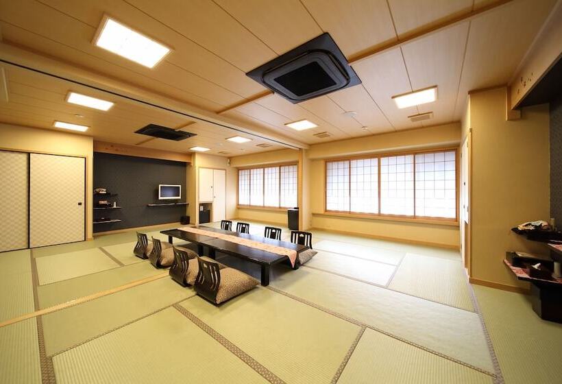 اتاق خانوادگی با سرویس بهداشتی مشترک, Matsui Honkan