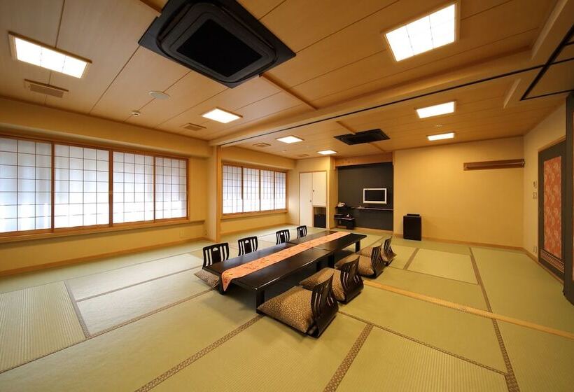 اتاق خانوادگی با سرویس بهداشتی مشترک, Matsui Honkan