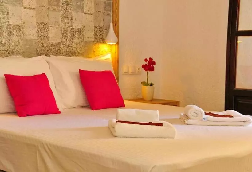 استودیوی استاندارد, Cleopatra Apartments
