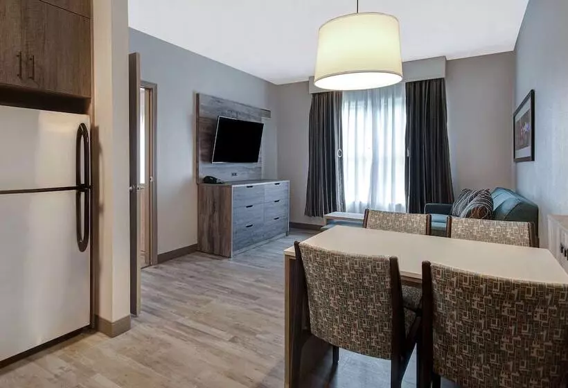 スイート, Homewood Suites Lexington Hamburg