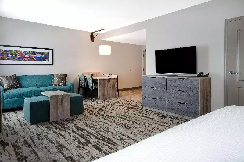 キングサイドベッドのスタンダードワンルーム, Homewood Suites Lexington Hamburg