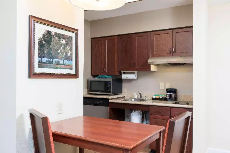 キングサイドベッドのスタンダードワンルーム, Homewood Suites Lexington Hamburg
