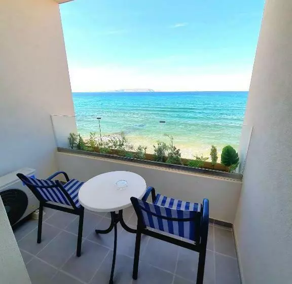 オーシャンビュースーペリアールーム, Sunset Beach