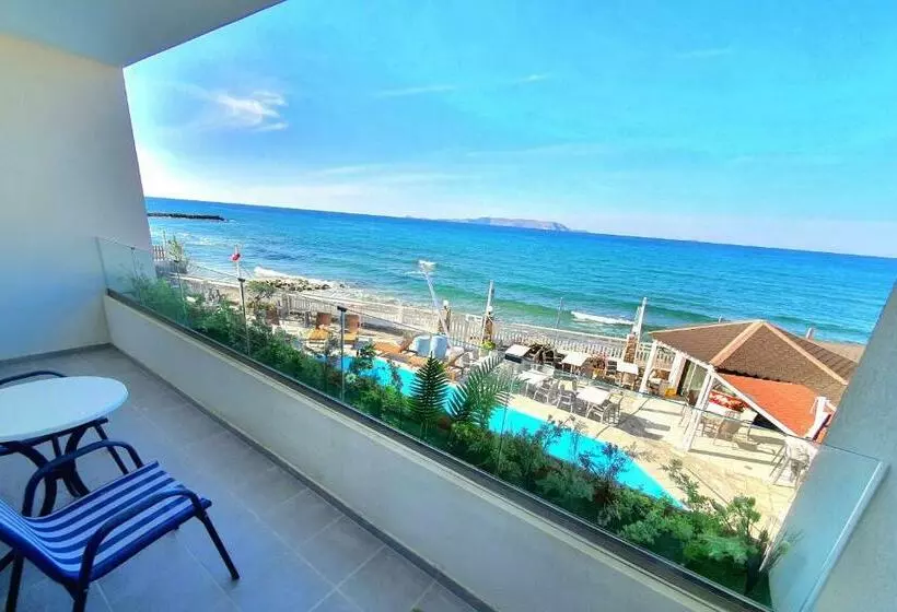 オーシャンビュージュニアスイート, Sunset Beach