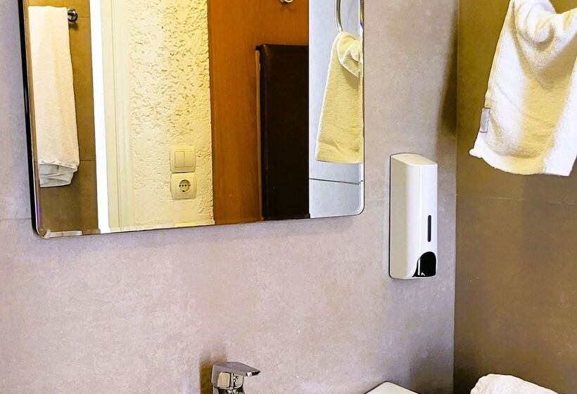 اتاق سه نفره سوپریور با چشمانداز باغ, Sunset Beach