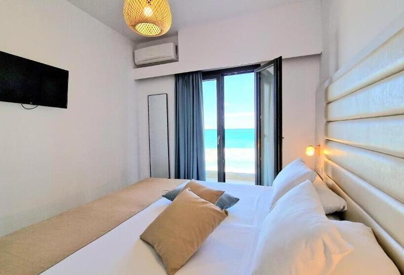 سوییت جونیور با چشمانداز دریا, Sunset Beach