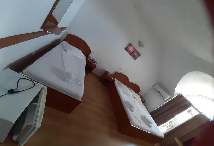 اتاق استاندارد سه نفره, Casa Traiana