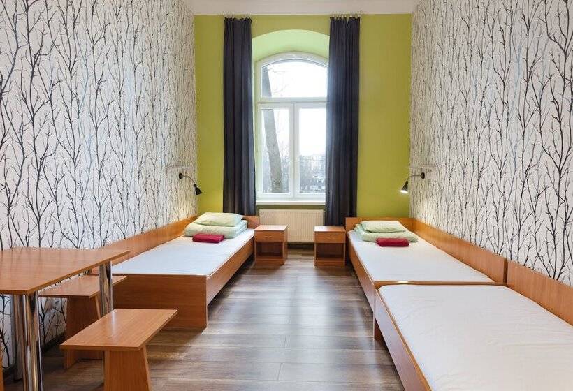 Номер Стандарт Трехместный, Atlantis Hostel