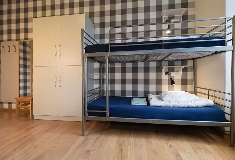 Standard Neljän Hengen Huone, Atlantis Hostel