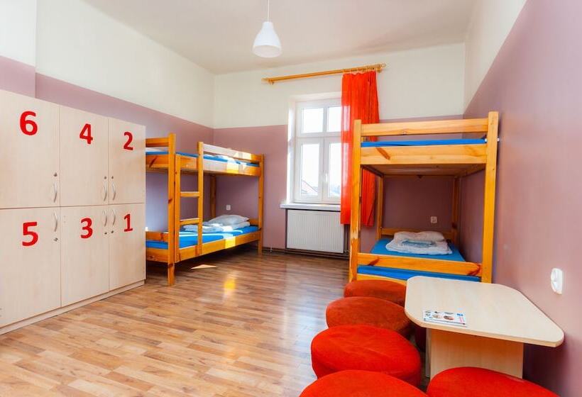 Кровать в Общей Комнате, Atlantis Hostel