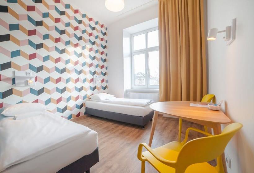 غرفة قياسية, Atlantis Hostel