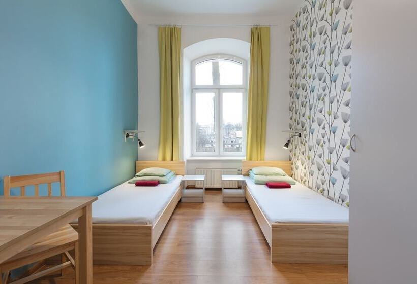 غرفة قياسية, Atlantis Hostel