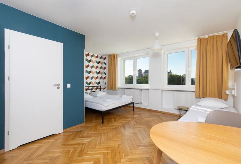 Номер Deluxe, Atlantis Hostel