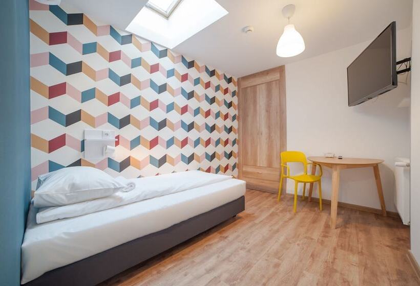 Номер Стандарт Индивидуальный, Atlantis Hostel