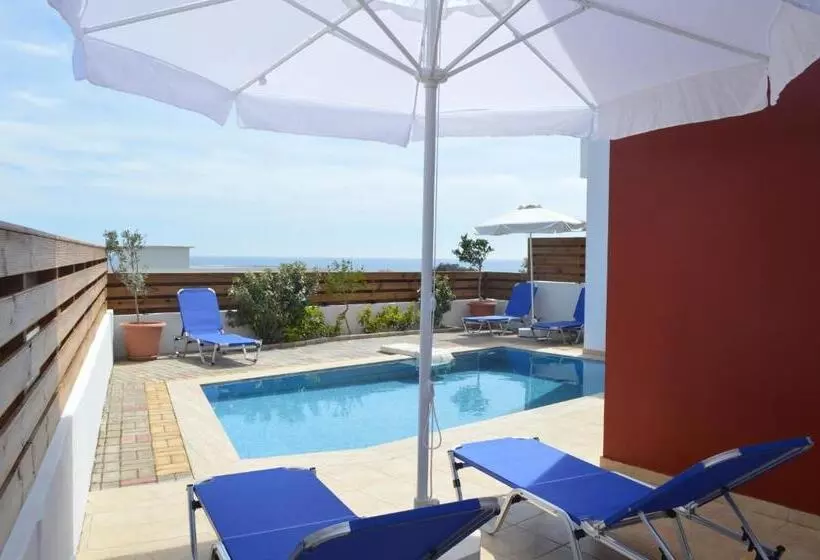 プール付３ベッドルーム　ビラ, Gennadi Gardens Apartments & Villas