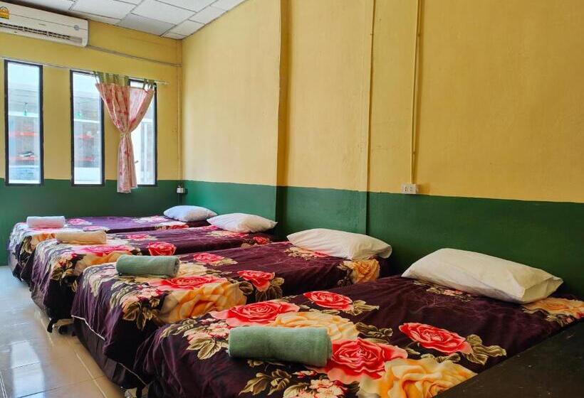 Négyágyas Standard Szoba, 74 Guest House Haad Rin