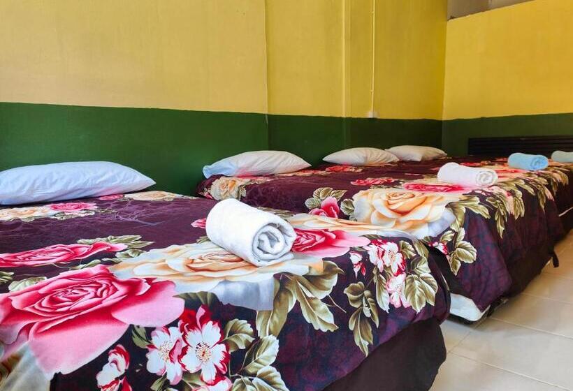 Négyágyas Standard Szoba, 74 Guest House Haad Rin