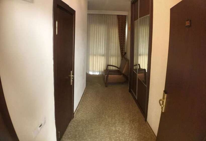 Standard Szoba, Ataer