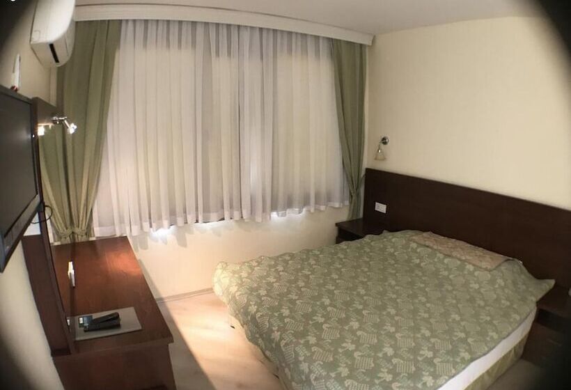 Standard Szoba, Ataer