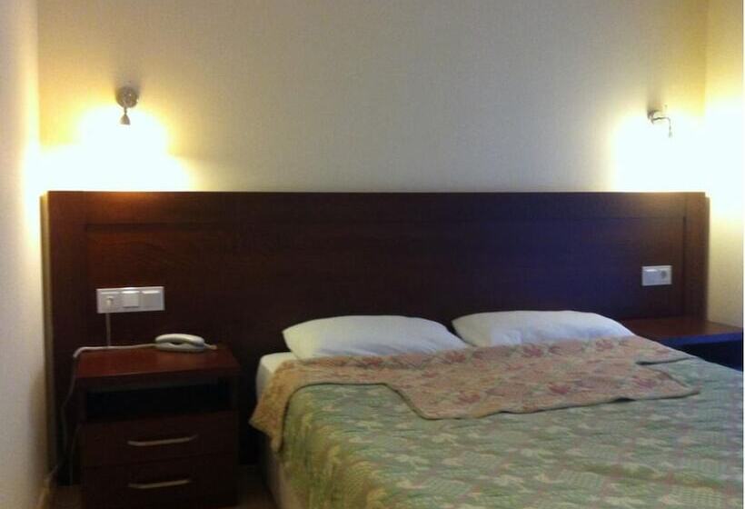 Standard Szoba, Ataer