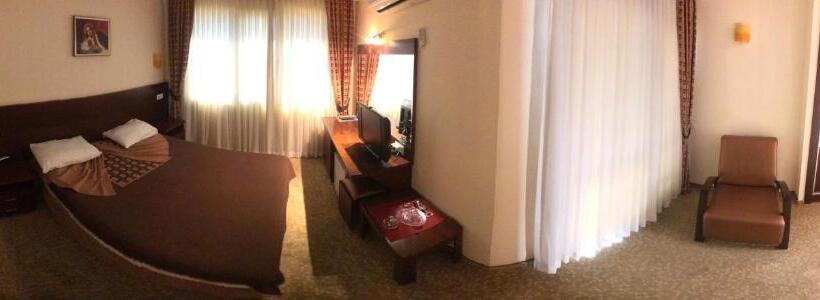 Standard Szoba, Ataer