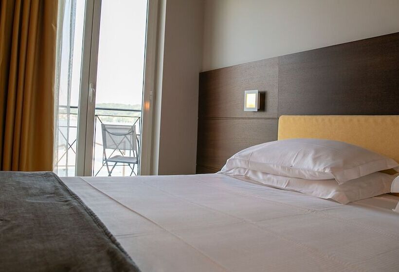 غرفة قياسية مطلّة علي البحيرة, Bel Sit