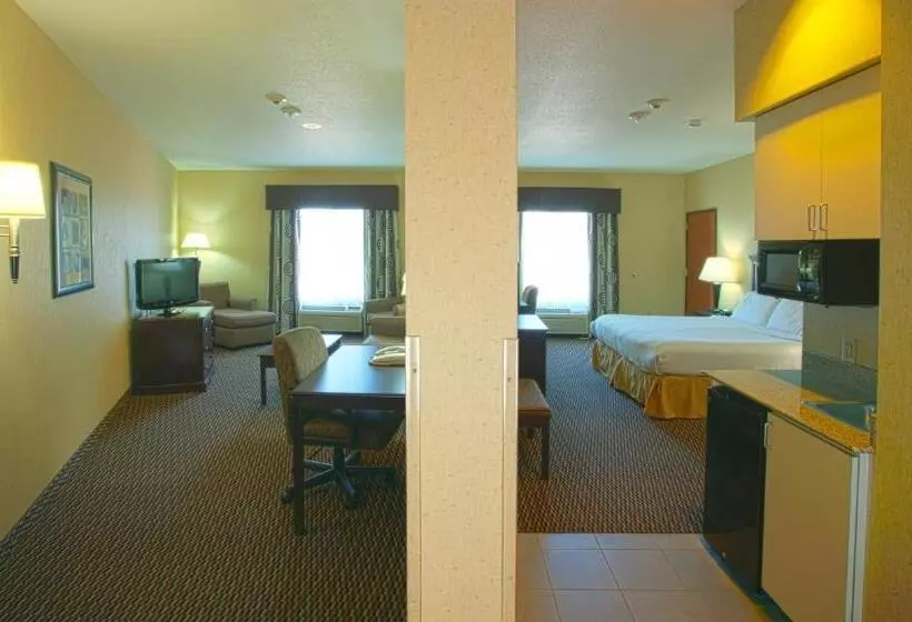 キングサイズベッドのスイートルーム, Holiday Inn Express & Suites Nampa   Idaho Center, An Ihg