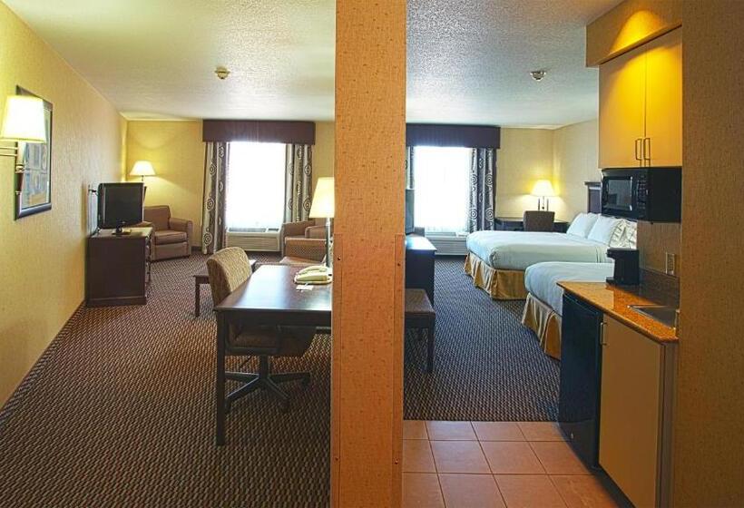 מיטת קינג בסוויטה, Holiday Inn Express & Suites Nampa   Idaho Center, An Ihg