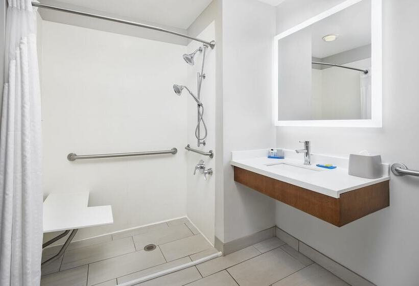 غرفة قياسية لذوى الاحتياجات الخاصة, Holiday Inn Express Palatka Northwest, An Ihg