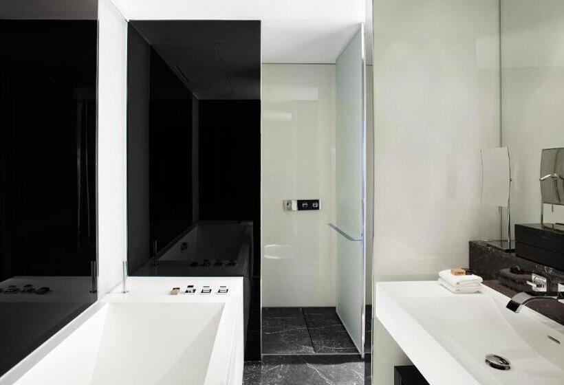 Студия Стандарт, Me London By Melia   Covent Garden