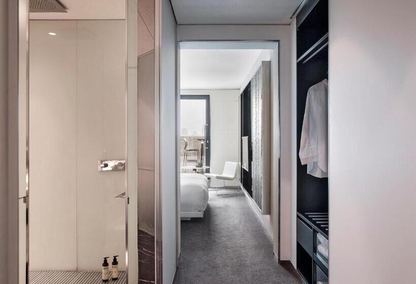 اتاق سوپریور با چشمانداز رودخانه, Me London By Melia   Covent Garden