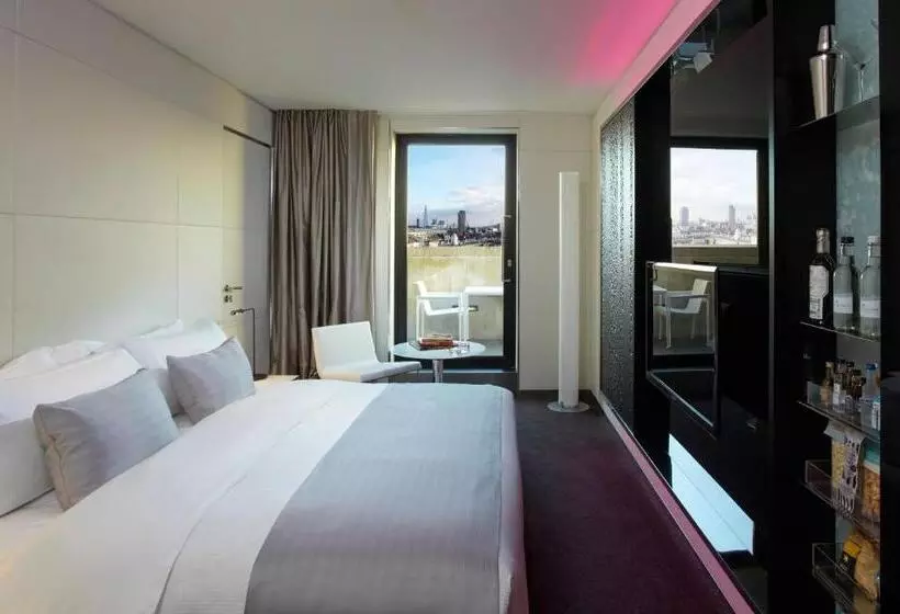 リバービュースーペリアールーム, Me London By Melia   Covent Garden