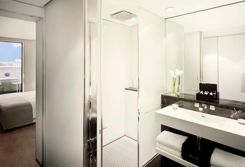 اتاق سوپریور با چشمانداز رودخانه, Me London By Melia   Covent Garden