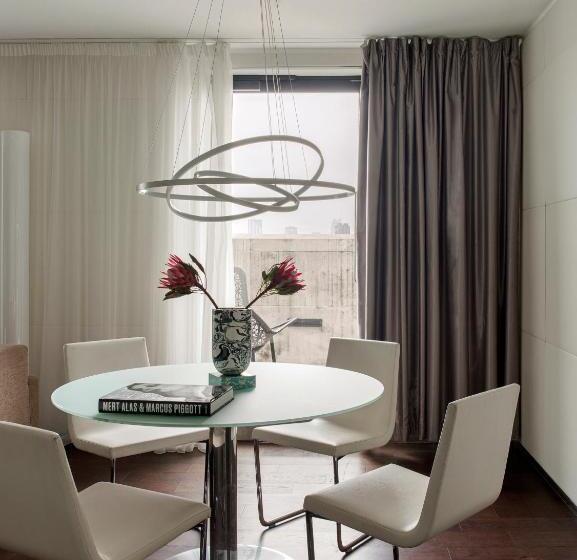 جناح ذو إطلالة, Me London By Melia   Covent Garden