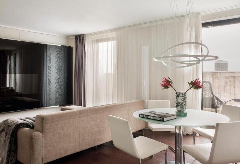 جناح ذو إطلالة, Me London By Melia   Covent Garden